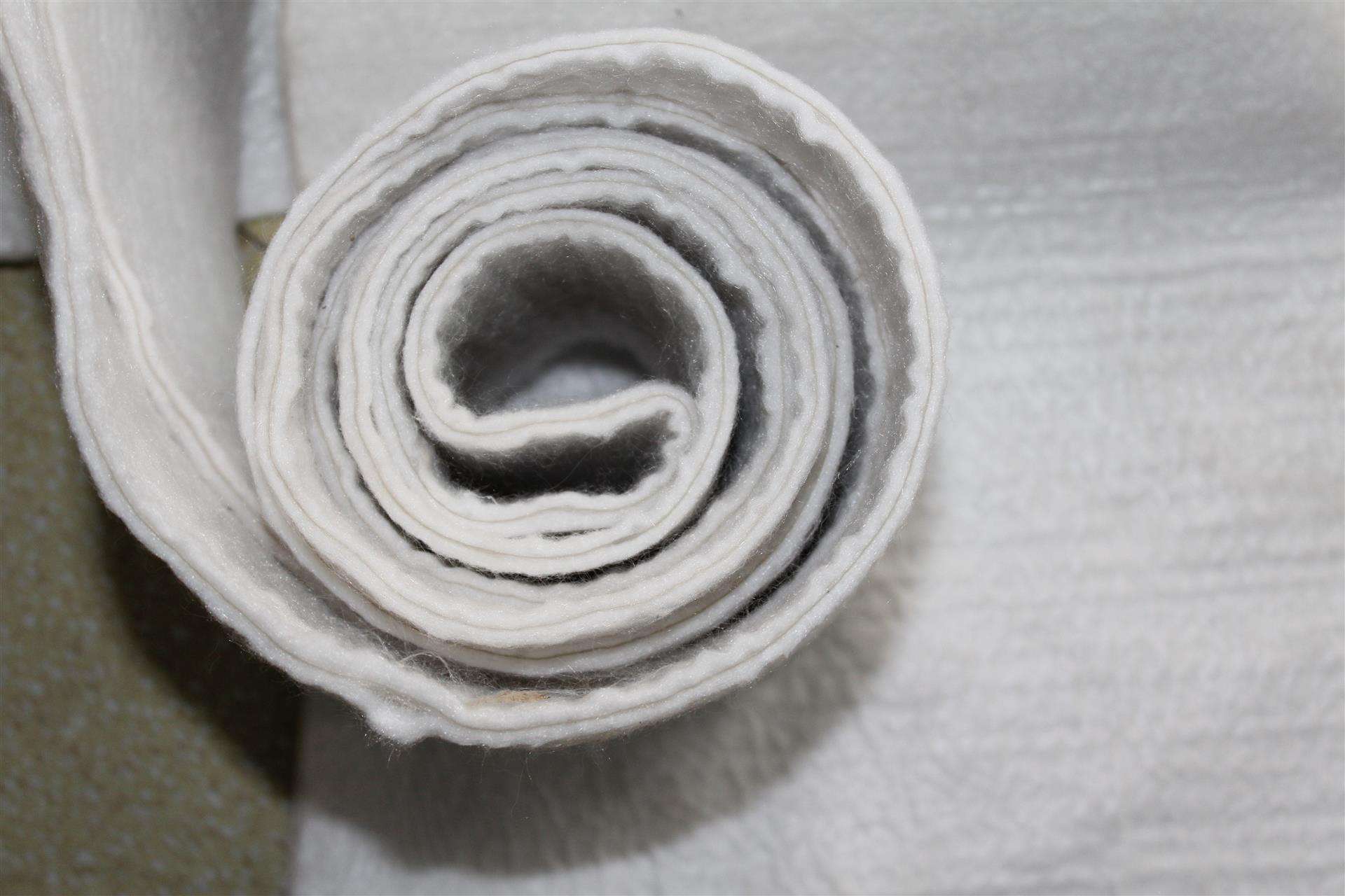 如何实现深厚覆盖层综合防渗型围堰的高效施工？