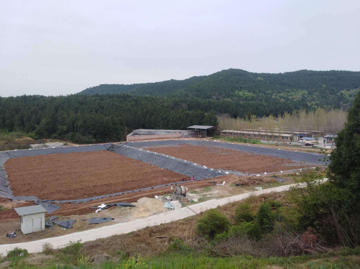 填埋高度和坡度对国内精品久久久久久久影视麻豆膜拉力的影响