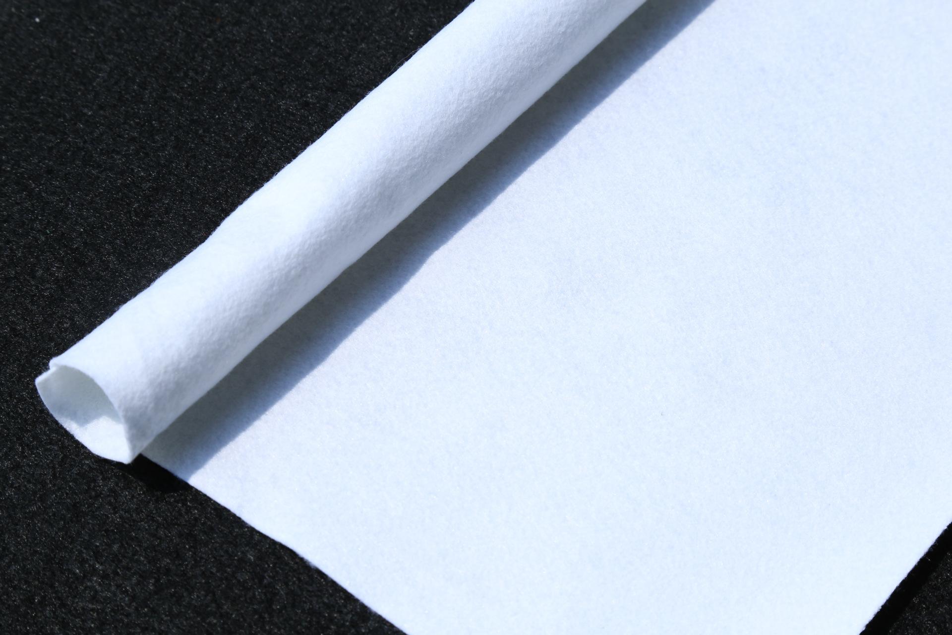 铺设国内精品久久久久久久影视麻豆布对于减少坝体沉降量有明显作用