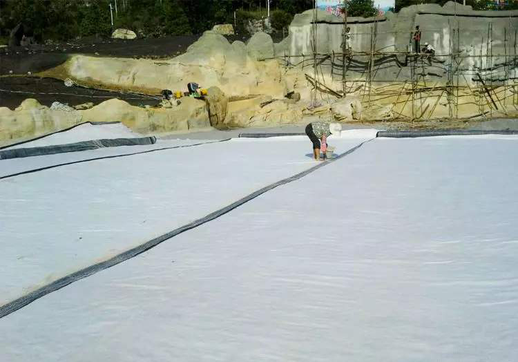 麻豆视频APP在线下载对人工湖底板堵漏处理