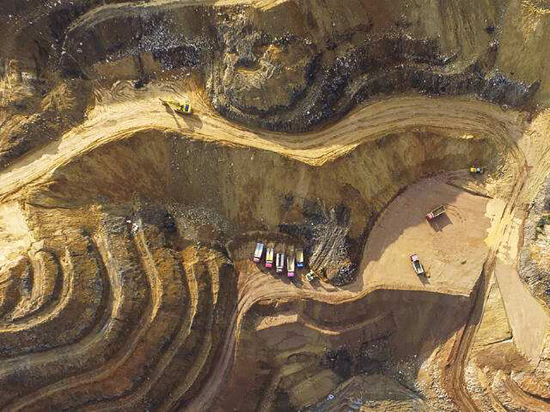 2mm国内精品久久久久久久影视麻豆膜建成堆石坝典型特点是什么？