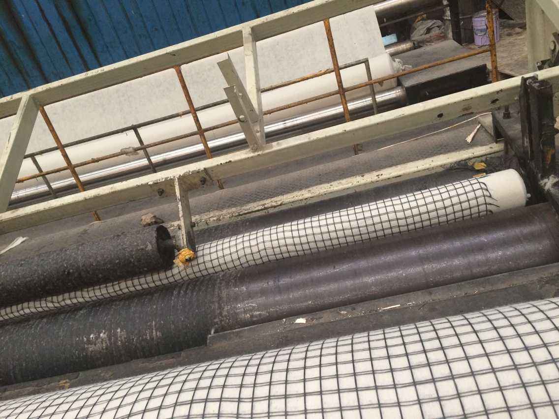 加强路面、减少延缓路面反射裂缝产生的机理