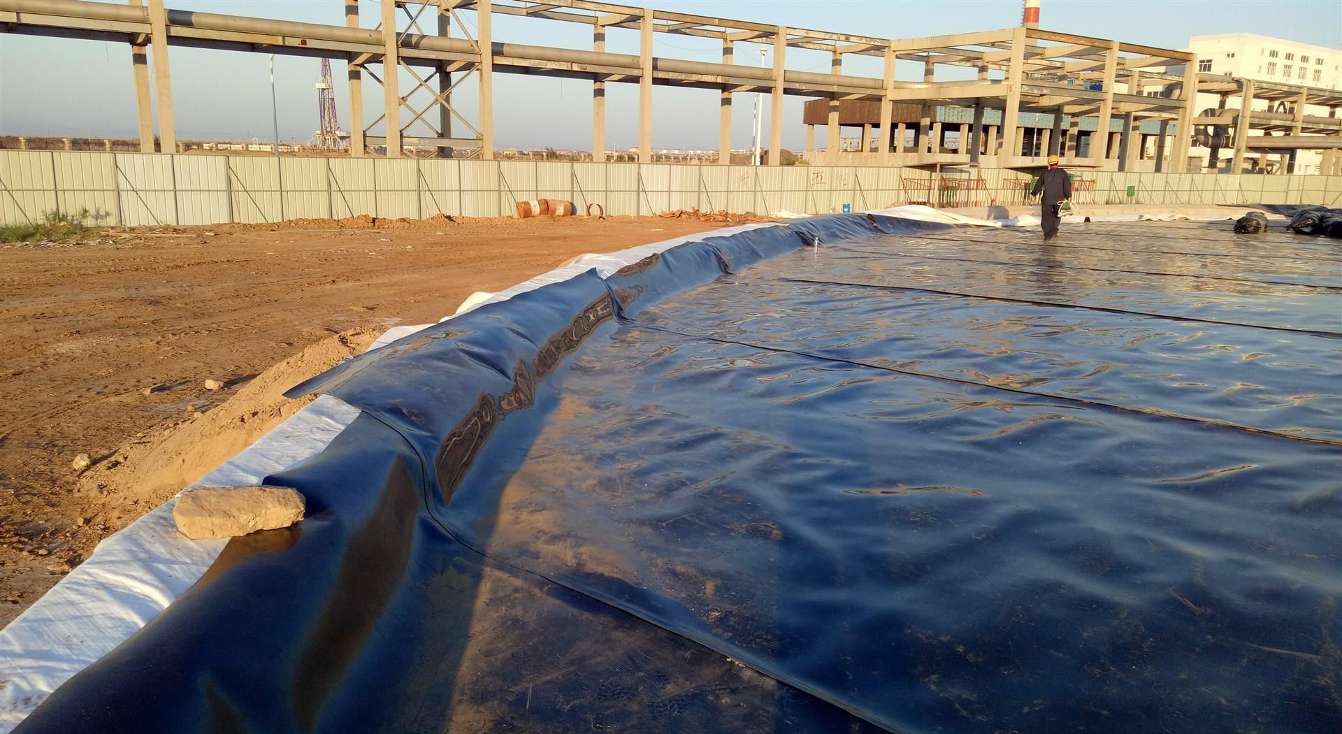 应对不同防渗设计要求国内精品久久久久久久影视麻豆膜材料的选择问题