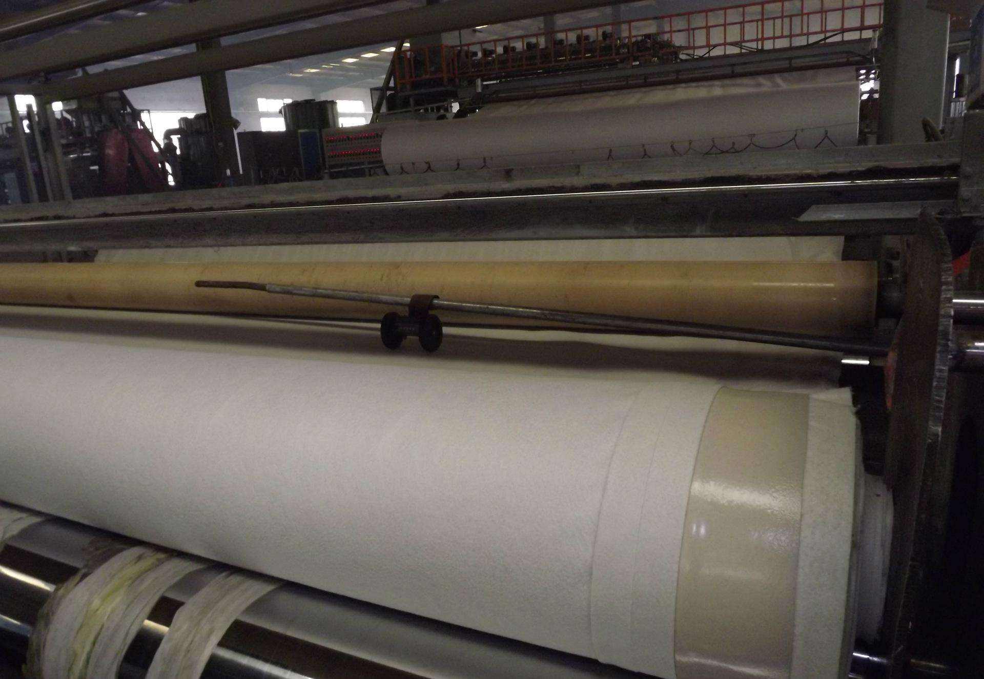 铺设国内精品久久久久久久影视麻豆膜保证覆土及蓄水承压后满足设计工况