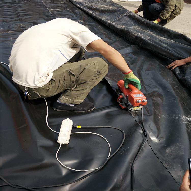 围堰堰体防渗采用复合国内精品久久久久久久影视麻豆膜心墙形式节省投资较为重要