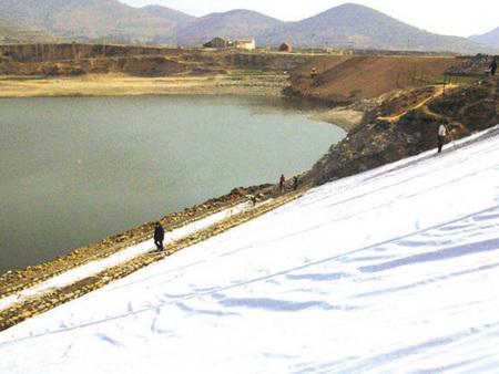 国内精品久久久久久久影视麻豆膜是垃圾填埋场工程中常用的三种主要国内精品久久久久久久影视麻豆合成材料