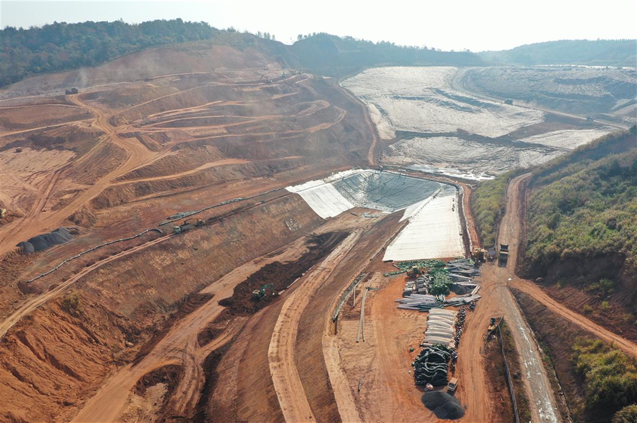国内精品久久久久久久影视麻豆膜对于较大变形梯度的适应性是确保防渗体系可靠的关键