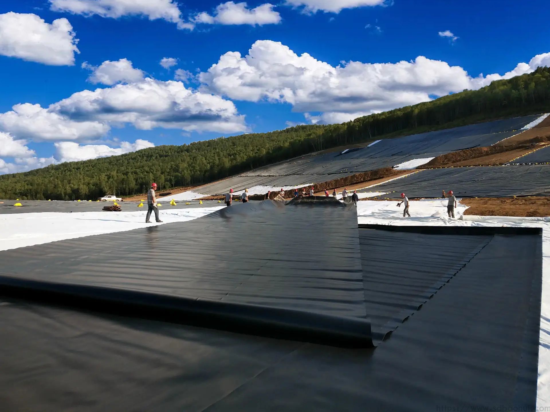 PE防渗膜和PE复合国内精品久久久久久久影视麻豆膜两者之间的区别及施工环境下选择要求